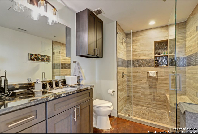 Listing photo id 12 for 831 S Flores 2407-2409