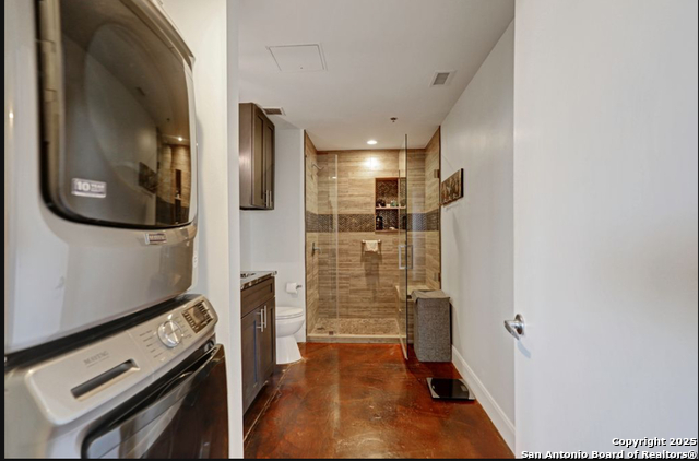 Listing photo id 13 for 831 S Flores 2407-2409