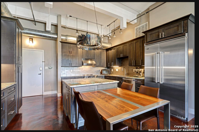 Listing photo id 6 for 831 S Flores 2407-2409