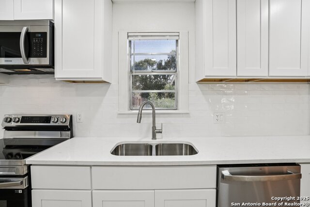 Image 12 of 38 For 913 Zwicke