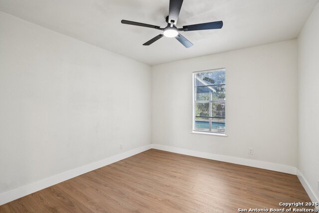 Image 19 of 38 For 913 Zwicke