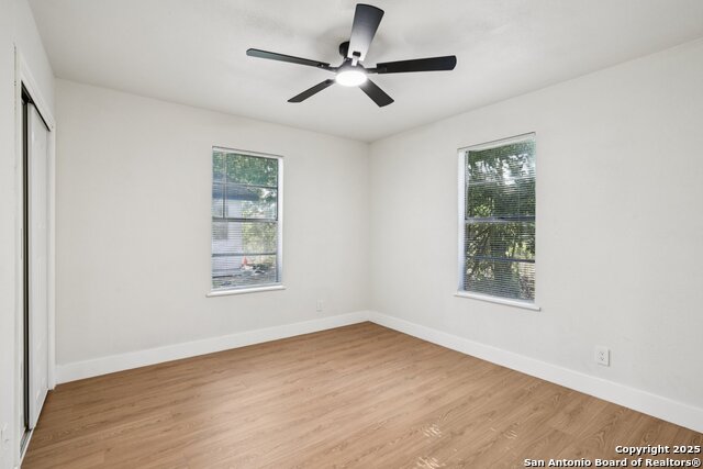 Image 22 of 38 For 913 Zwicke