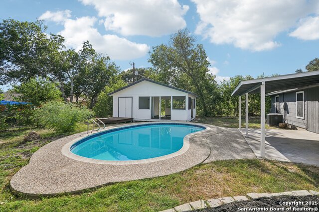 Image 33 of 38 For 913 Zwicke