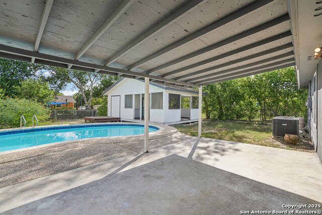 Image 38 of 38 For 913 Zwicke