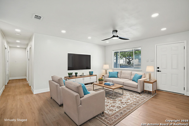 Image 7 of 38 For 913 Zwicke