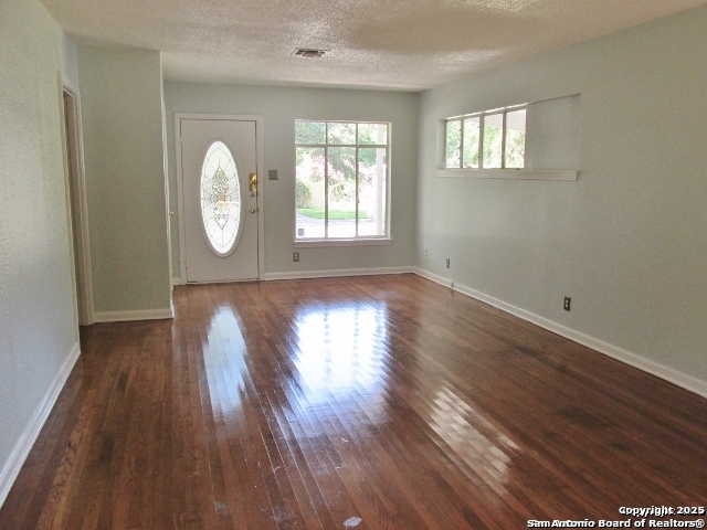 Image 4 of 26 For 213 Arvin