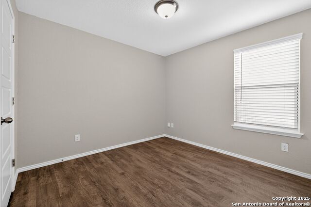 Image 23 of 30 For 3921 Asher Alley