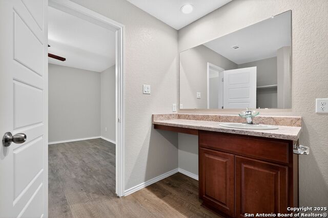 Image 28 of 30 For 3921 Asher Alley