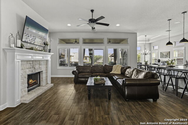 Image 12 of 32 For 2069 Tejas Pecan