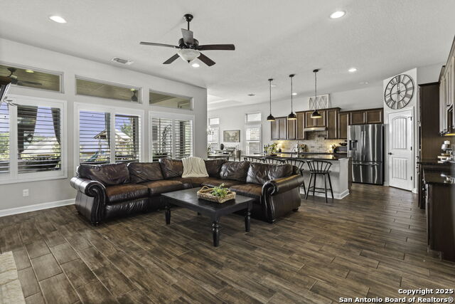 Image 14 of 32 For 2069 Tejas Pecan