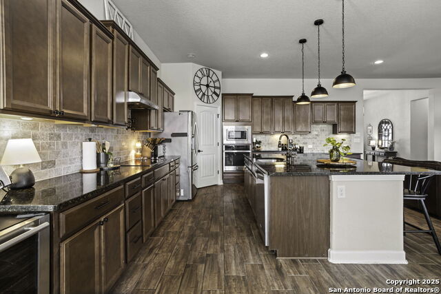 Image 18 of 32 For 2069 Tejas Pecan