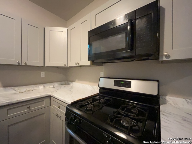 Image 11 of 25 For 378 Petaluma Blvd E B