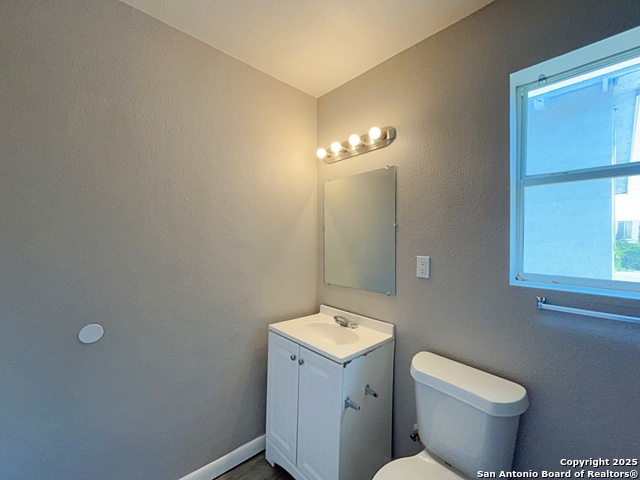 Image 17 of 25 For 378 Petaluma Blvd E B