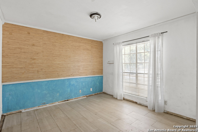 Image 16 of 34 For 15726 Timberway