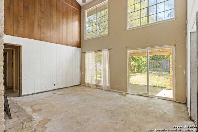 Image 17 of 34 For 15726 Timberway