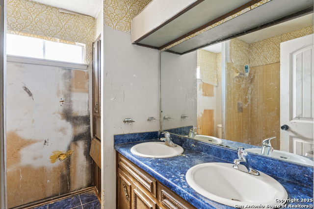 Image 26 of 34 For 15726 Timberway
