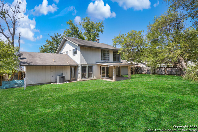 Image 3 of 34 For 15726 Timberway