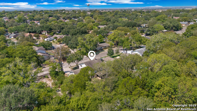 Image 4 of 34 For 15726 Timberway