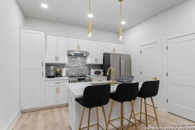 Image 6 of 11 For 120 Magnolia 102