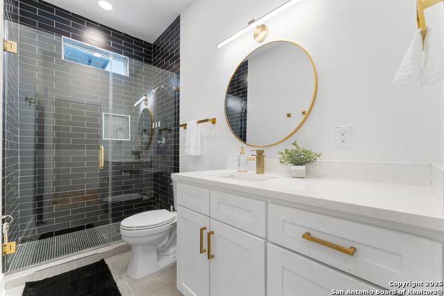 Image 7 of 11 For 120 Magnolia 102