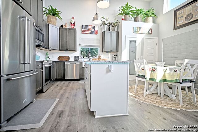 Listing photo id 8 for 143 Mountainview