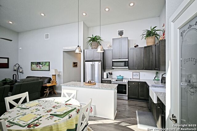 Listing photo id 6 for 143 Mountainview