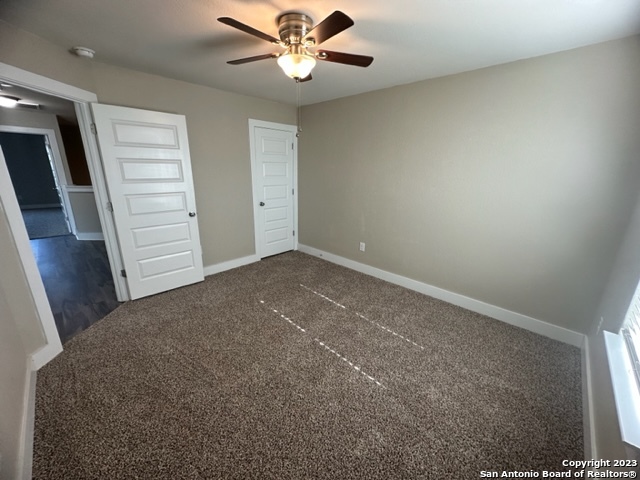 Listing photo id 15 for 2706 Lake Louise Dr 2