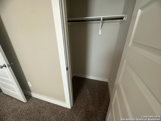 Listing photo id 16 for 2706 Lake Louise Dr 2