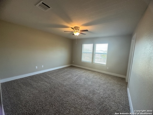 Listing photo id 22 for 2706 Lake Louise Dr 2