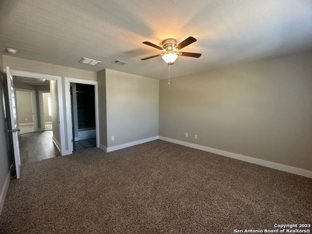 Listing photo id 24 for 2706 Lake Louise Dr 2