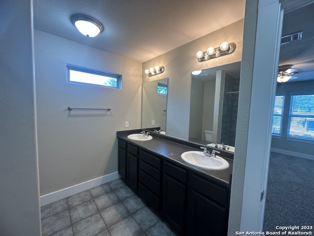Listing photo id 27 for 2706 Lake Louise Dr 2
