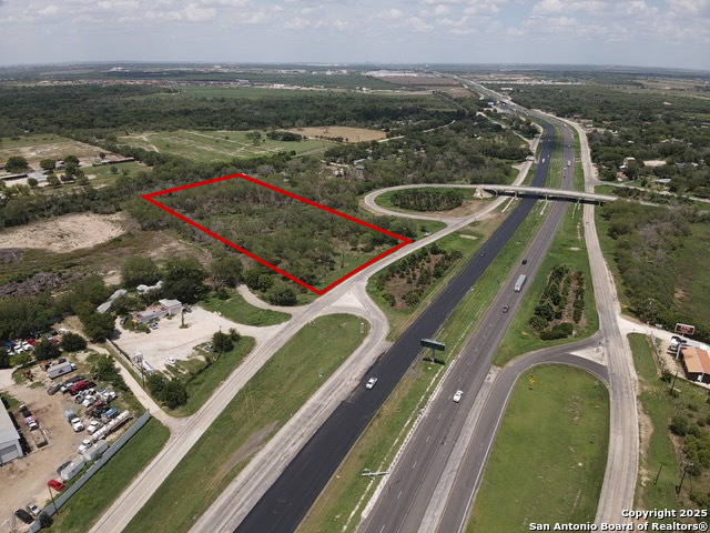 Image 3 of 5 For 13901 Interstate 35 S