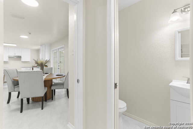 Listing photo id 10 for 403 Butternut Boulevard