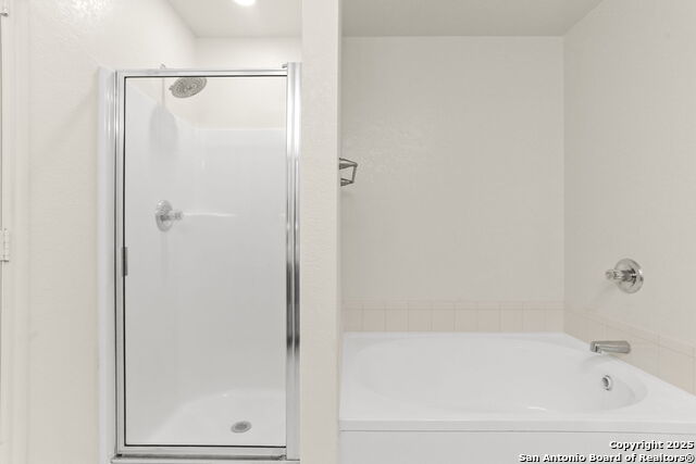 Listing photo id 19 for 403 Butternut Boulevard