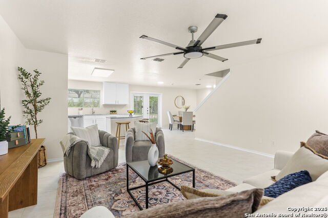 Listing photo id 1 for 403 Butternut Boulevard