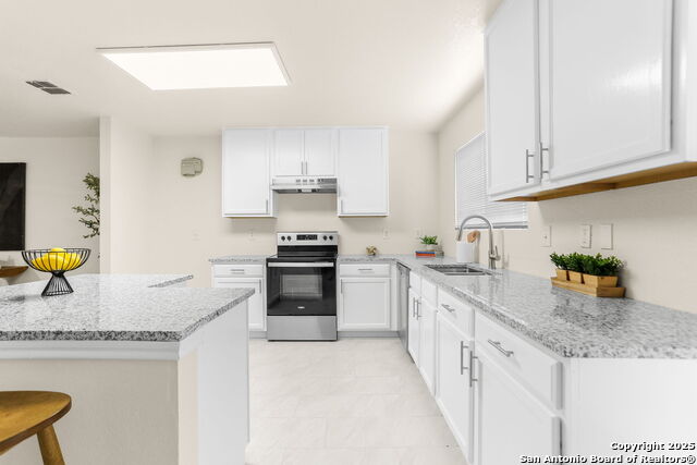 Listing photo id 3 for 403 Butternut Boulevard
