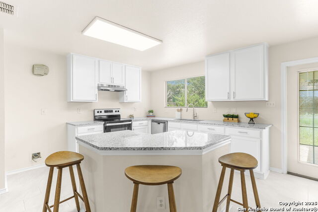 Listing photo id 4 for 403 Butternut Boulevard