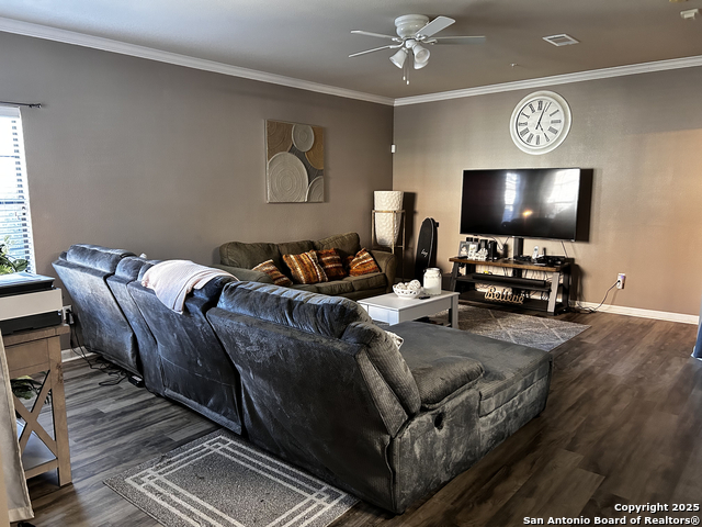 Image 5 of 9 For 6160 Eckhert  108