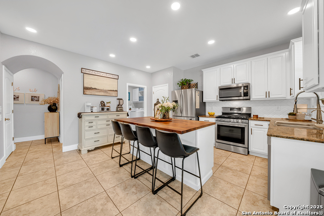 Listing photo id 7 for 10725 Gemsbuck