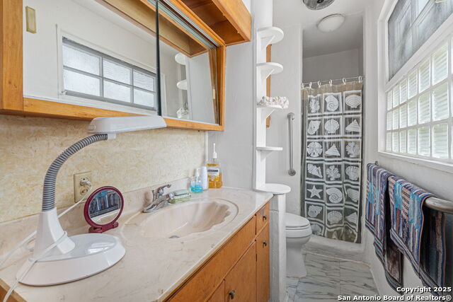 Image 15 of 36 For 530 Corona  