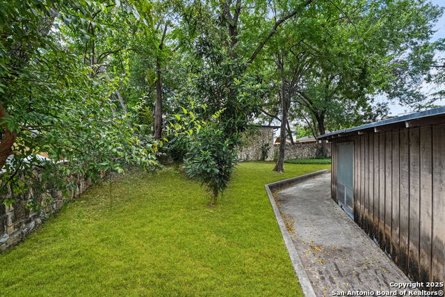 Image 18 of 36 For 530 Corona  