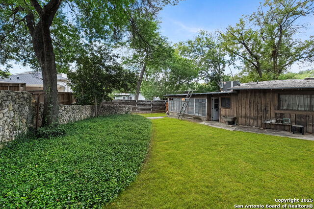 Image 23 of 36 For 530 Corona  