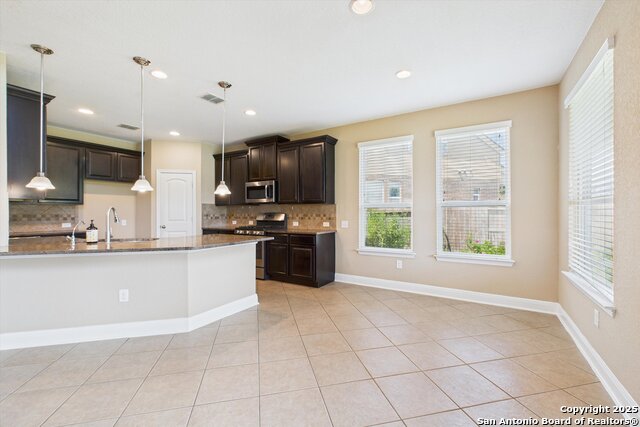 Listing photo id 10 for 26435 Cedro  