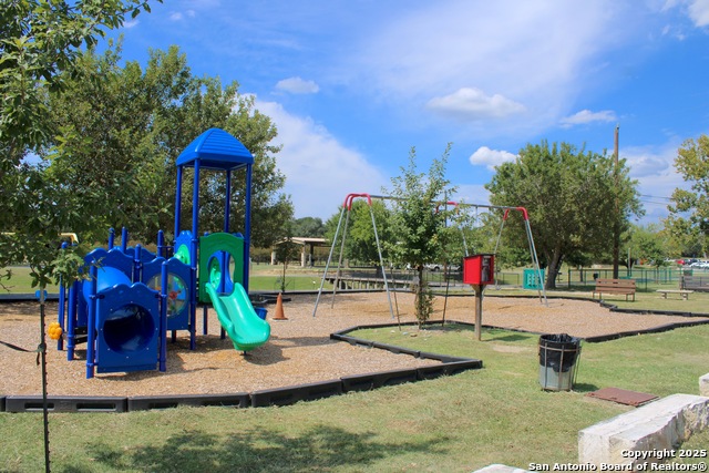 Listing photo id 47 for 26435 Cedro  