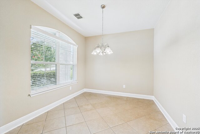 Listing photo id 3 for 26435 Cedro  