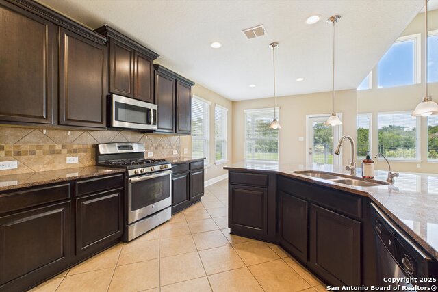 Listing photo id 6 for 26435 Cedro  