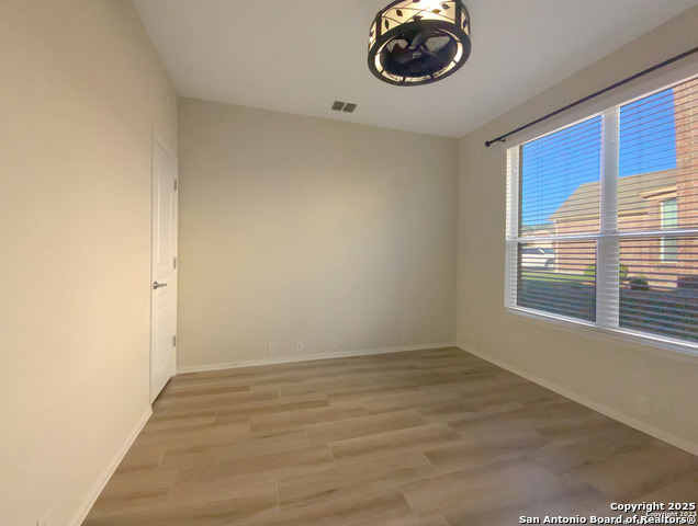 Image 4 of 25 For 1026 Chase Creek