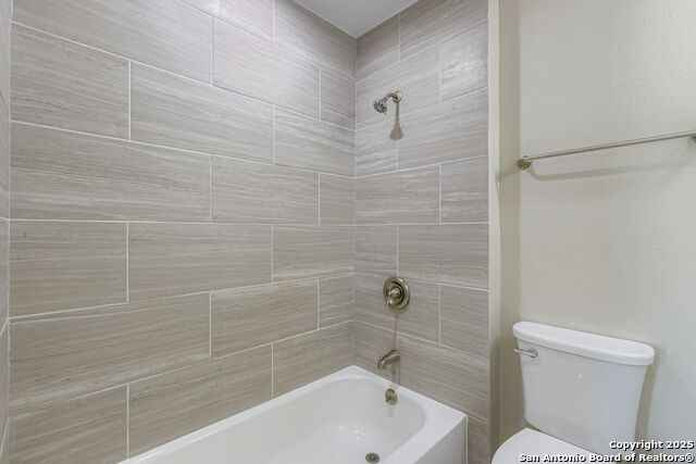 Image 14 of 29 For 122 Sandy Oaks St