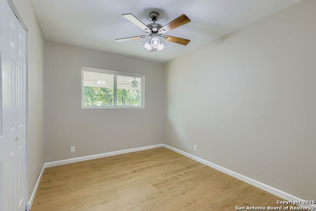 Image 15 of 29 For 122 Sandy Oaks St