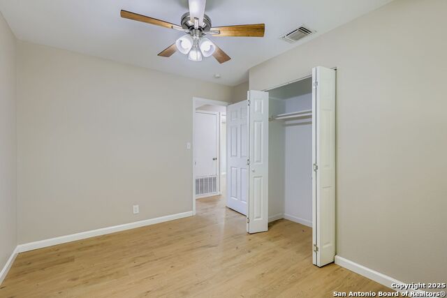 Image 16 of 29 For 122 Sandy Oaks St